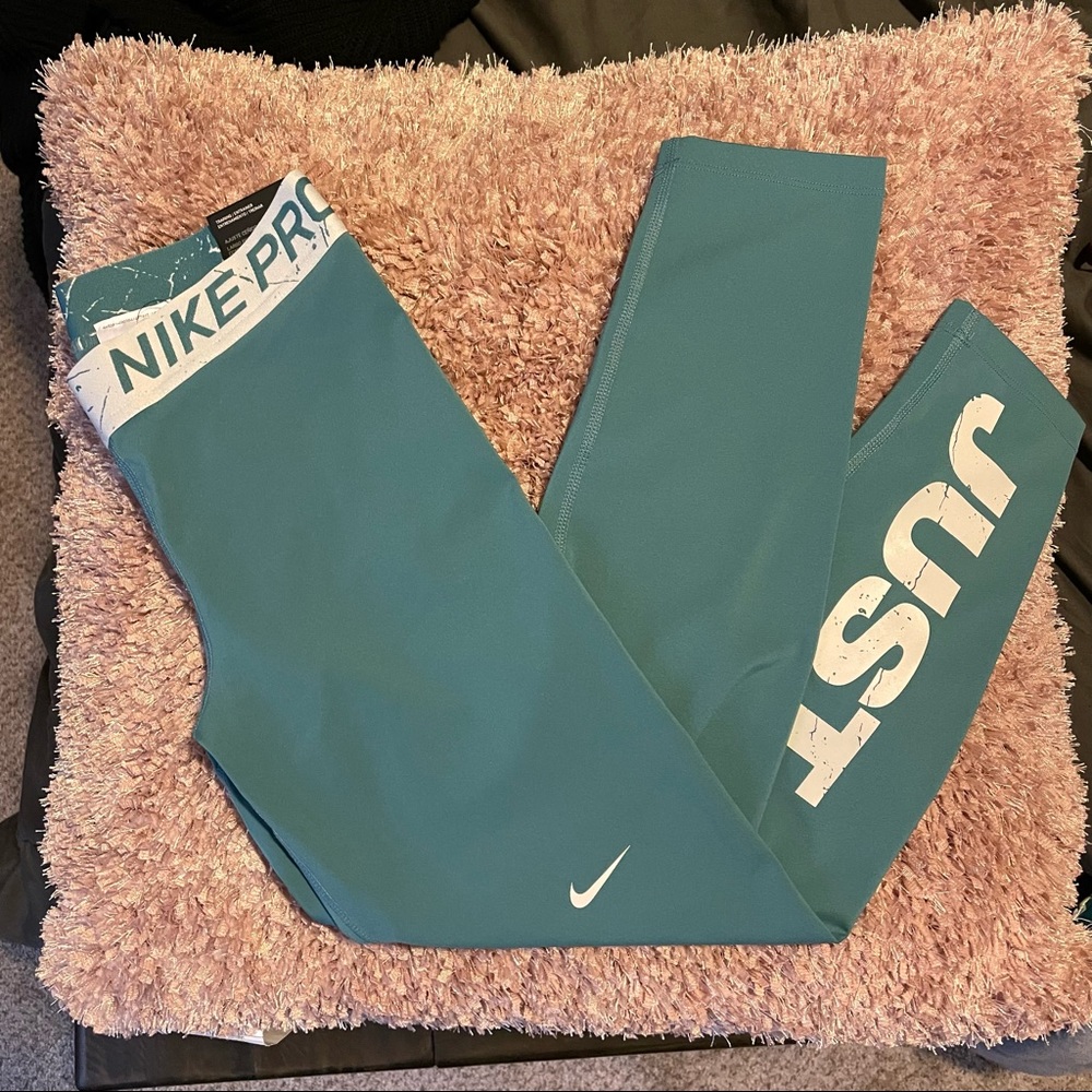 NWT Nike Pro Leggings
